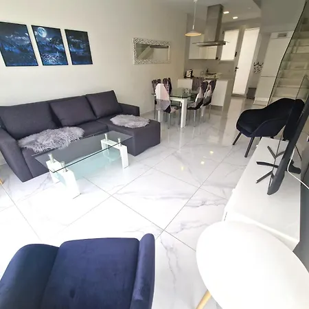 Modern With Private Pool Near Golf Courses ヴィラ *